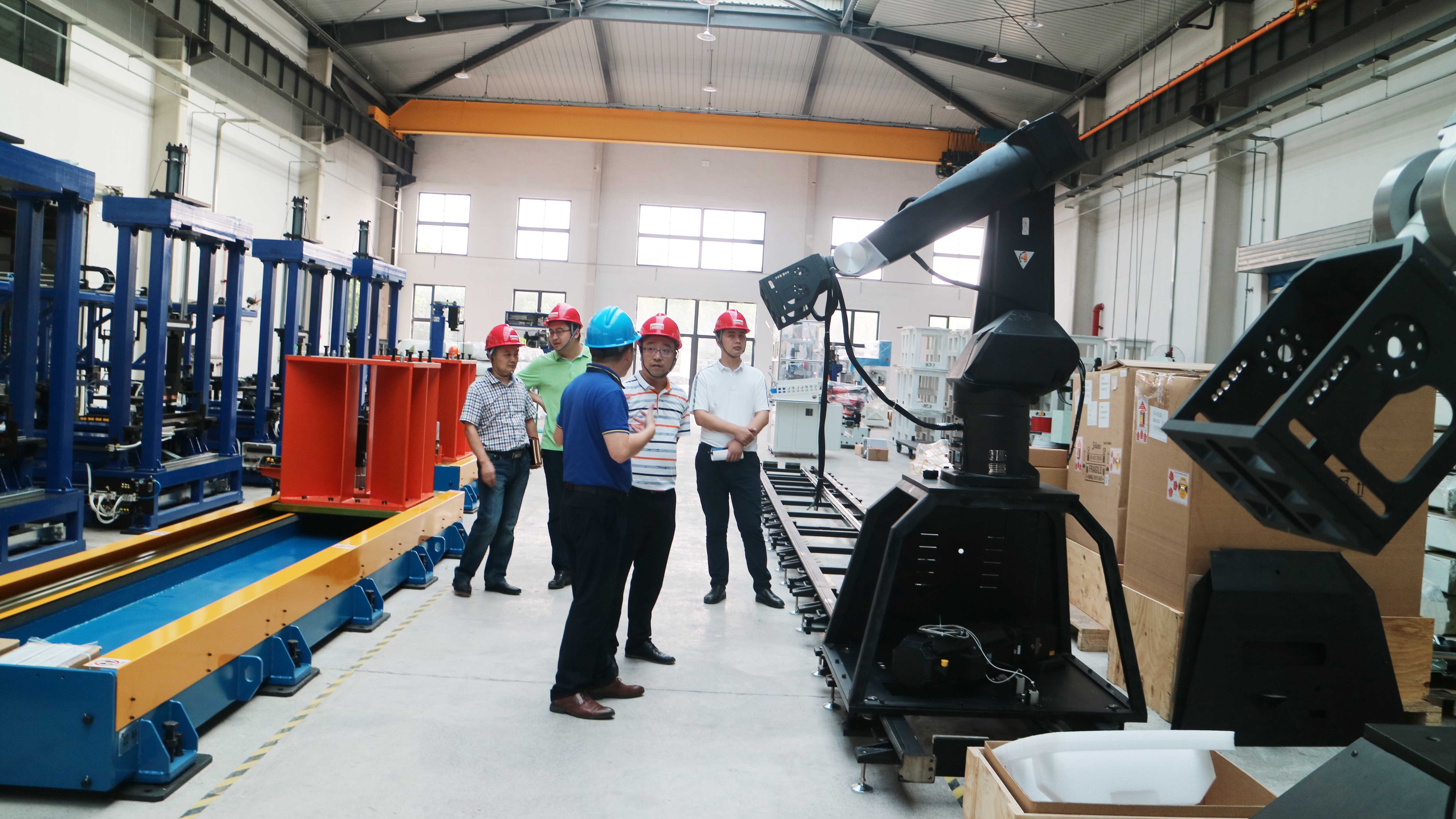 蘇州新區(qū)滸關(guān)經(jīng)開區(qū)黨工委副書記何寧一行調(diào)研通錦指導(dǎo)工作