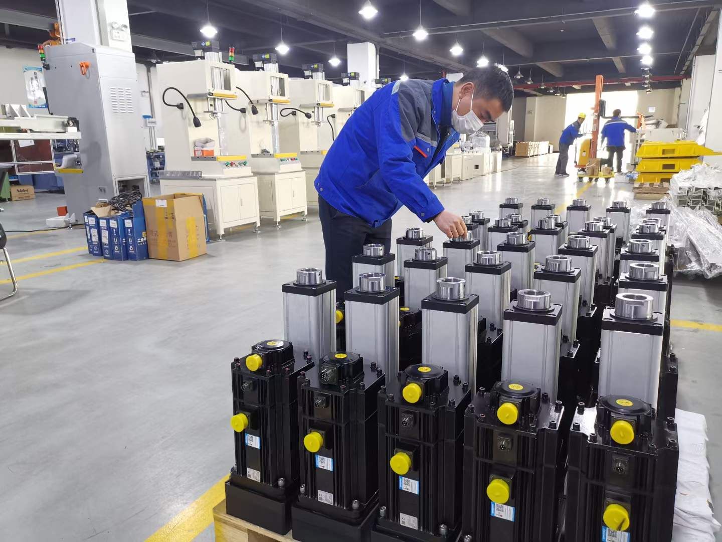 通錦伺服電動缸批量出貨